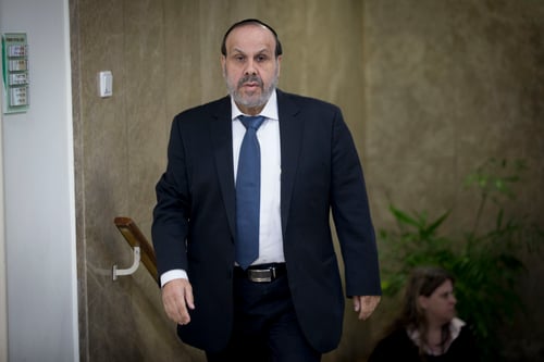 הידרדר מצבו; השר דוד אזולאי במצב קשה