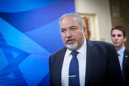 ליברמן: "אין שום כוונה להכיל רקטות ועפיפונים"
