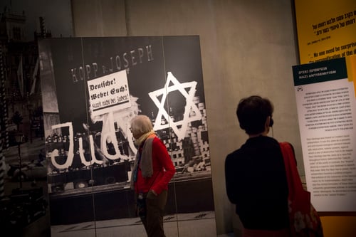 יו"ר יד ושם: "ביטוי מתורת הגזע הנאצית"