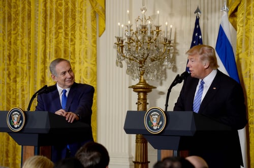 טראמפ נגד נתניהו: "הוא זכה בצדק לביקורת"