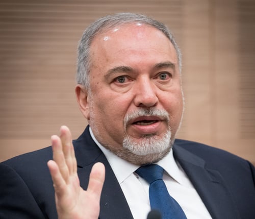 ליברמן: "אוהב את השבת, אבל קדושת החיים מעל"