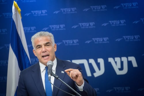 לפיד עונה לנתניהו: "הוא קורס תחת הלחץ"