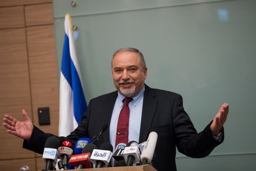 ישראל ביתנו: איש הליכוד התנצל, מסירים את התביעה