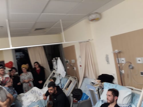 מרגש במיוחד: מלווה מלכה לצד עמיחי ושירה בביה"ח
