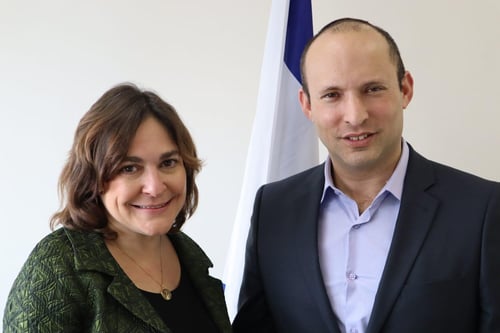 שיריון ראשון של בנט ושקד: קרולין גליק