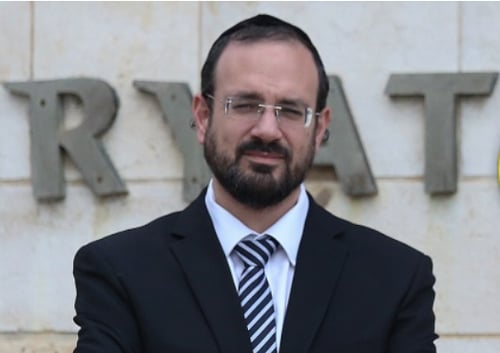 ניצחון ליצחק רביץ בבחירות בטלז סטון