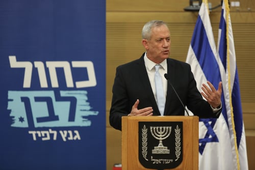 גנץ בנאום בכורה: "שלטון החוק לא מעניין את נתניהו"