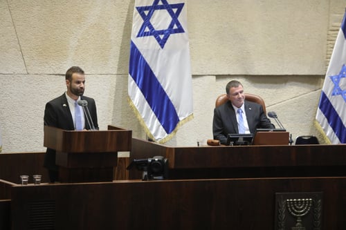 יוראי להב בנאום בכורה מפתיע: הרב קוק וגוש עציון