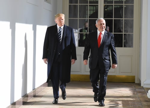 טראמפ מחמיא: "נתניהו עובד טוב, ביידן מפריע"