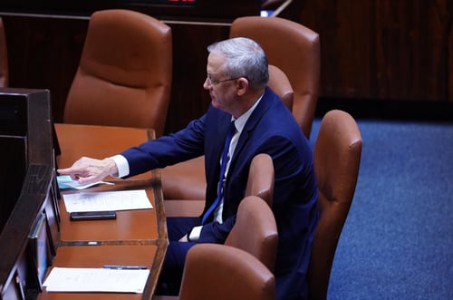 אופיר אקוניס מונה לשר המשפטים; מנדלבליט פסל