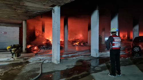 שריפת הענק בירושלים: צפו ברגע חילוץ הילדים