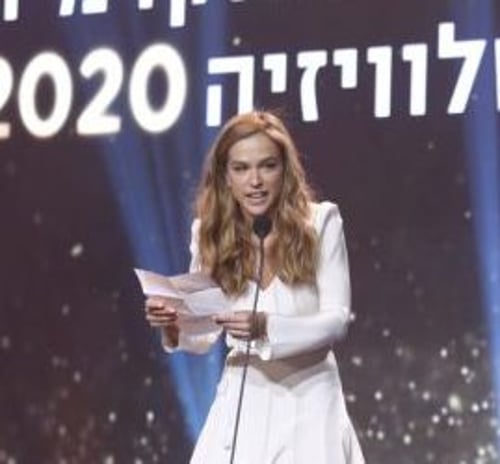 אגם רודברג הודיעה על היריון עם עקיצה לבעלה
