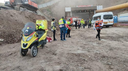שריפה במנהרה בכוכב הירדן: עשרות נלכדו במקום