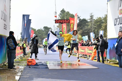 מרגש: אוקראינית נמלטה מהמלחמה וזכתה במרתון