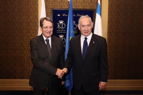 חוזר לעבודה: נתניהו נפגש לראשונה עם מנהיג זר