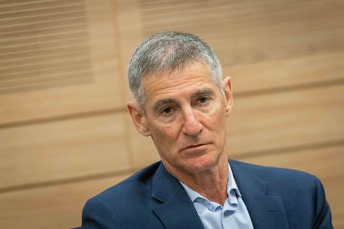 "איפה גנץ?": יאיר גולן חוזר לפוליטיקה ותוקף