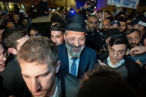 מאחורי הקלעים: כל הדילים והמריבות במגזר החרדי