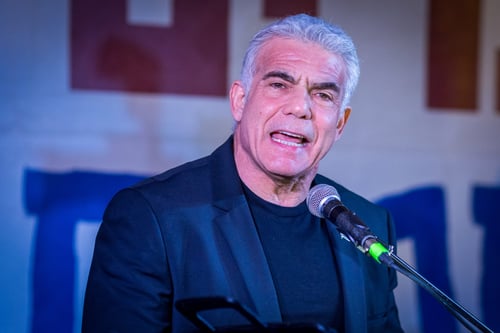 לפיד תקף את נתניהו: "אני הייתי מתפטר באותו יום"
