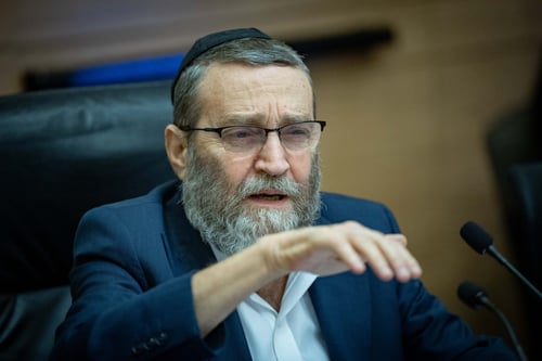 גפני נגד נגיד בנק ישראל: רע, פוגע בחלשים