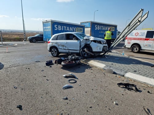 רוכב אופנוע נהרג בתאונת דרכים בכביש 4