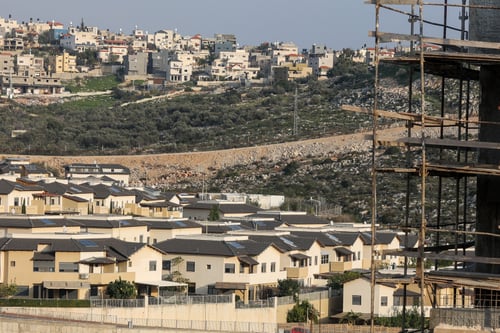 אחרי 30 שנה: רב היישוב הסרוג פורש מתפקידו