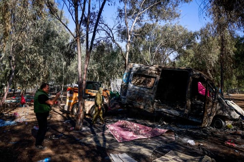 ניצול הטבח במסיבה: המחבל צעק 'אל יהוד' וירה