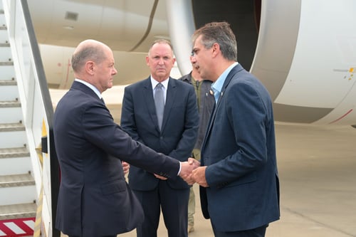 אלי כהן נפגש עם קנצלר גרמניה: 'להכחיד את חמאס'