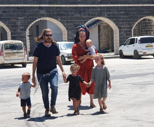 אביה דנינו בפוסט כואב: 'איך עדיין רואים בנו אויבים?'