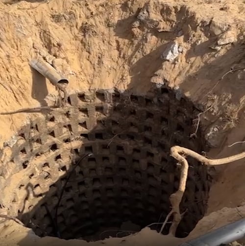 ליד גלגל ענק ואוניברסיטה: צה"ל משמיד עוד מנהרות