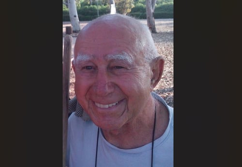 פס קול נוסטלגי: נסים קיוויתי חוגג 97