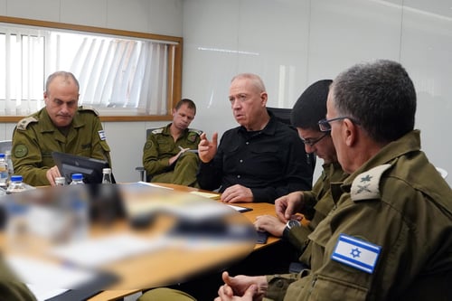 גלנט: "מה שצה"ל עושה בעזה – יקרין על מקומות אחרים"