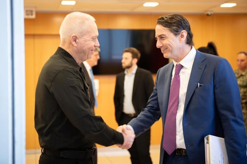 בצל המתיחות בצפון: שליח ביידן יגיע לביקור בישראל