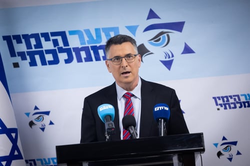 גדעון סער תוקף: "אין סיכוי למתווה שחרור חטופים"