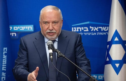 ליברמן: סיוע הומניטרי? מכניסים לעזה שוקולד וקולה