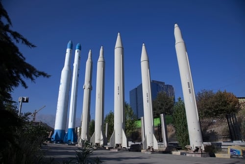 בעולם מדווחים: איראן מכינה את מטח הטילים הכי גדול עד כה