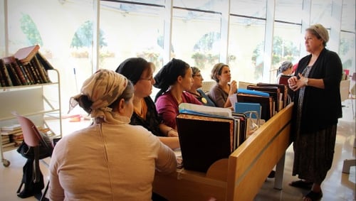 בשל בחינת נשים: דרישה לעצור את כל מבחני הרבנות הראשית