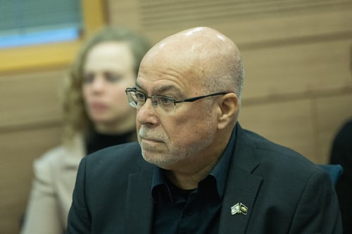 אחרי שעורר סערה: צביקה פוגל מתנצל בפני טראמפ