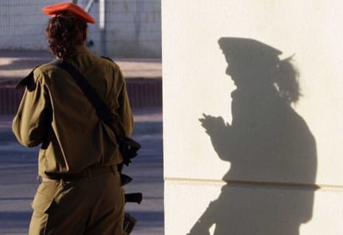 "חשש לפגיעה בחיי אדם": אזרח וחיילת מכרו מחסניות ותחמושת