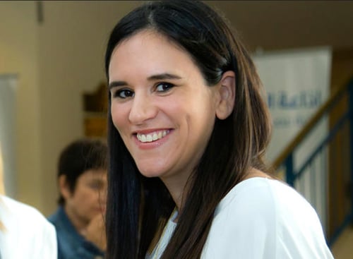 מזל טוב: אשת התקשורת אמילי עמרוסי בבשורה מרגשת