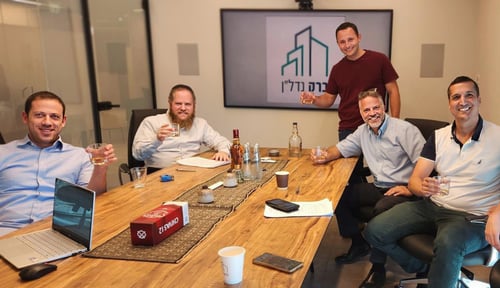 איתנות כלכלית: חברי הקצין מסיירת מטכ״ל בפרויקט מפתיע לזכרו