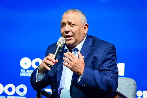 מהפך בפולימרקט: איזנקוט מוביל לראשונה על נתניהו ופותח פער